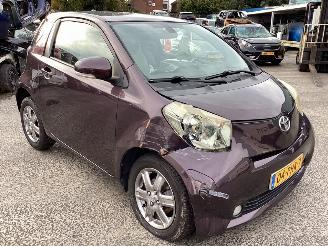 Toyota iQ  picture 3