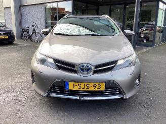 Toyota Auris 1.8 Touring Hybride picture 2
