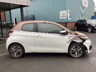 Peugeot 108  picture 4