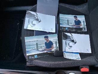 Peugeot 208 1.2 PureTech Bleu picture 15