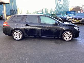 Peugeot 308 1.2 Pure Tech picture 4