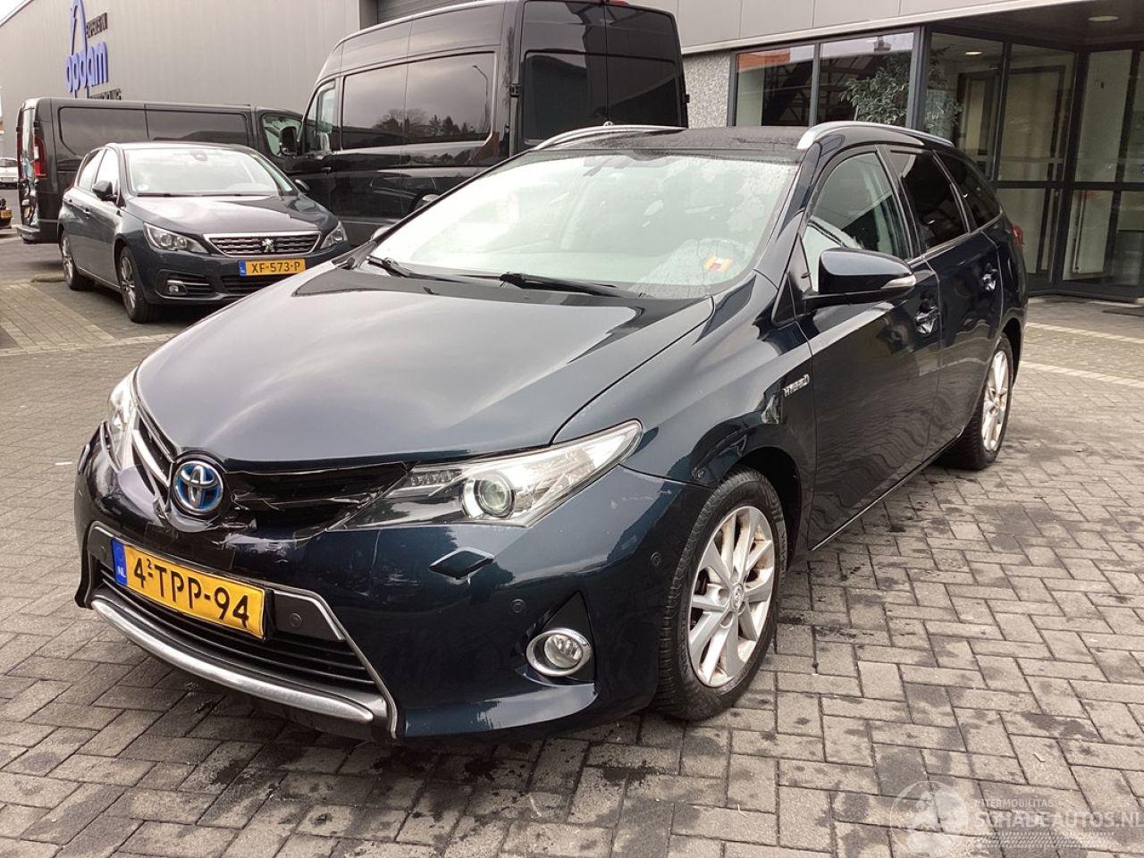 Toyota Auris 1.8 Hybrid Lease+