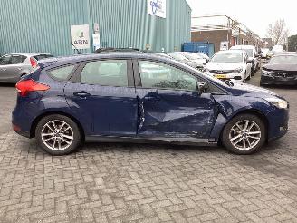 Ford Focus 1.0 Lease Edition picture 4