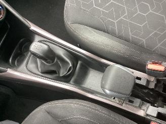 Peugeot 2008 1.2 VTi Pure Tech picture 14