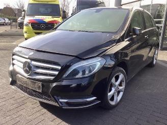 Démontage voiture Mercedes B-klasse B (W246/W242), Hatchback, 2011 / 2018 1.6 B-180 BlueEFFICIENCY Turbo 16V 2013/11