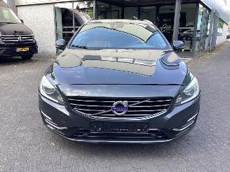 Volvo V-60 2.4 Plug in Hybrid picture 2