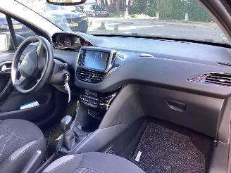 Peugeot 208 1.2 Vti Active picture 9