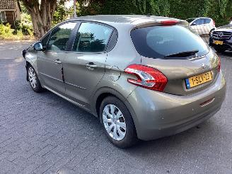 Peugeot 208 1.2 VTi Urban Soul picture 7