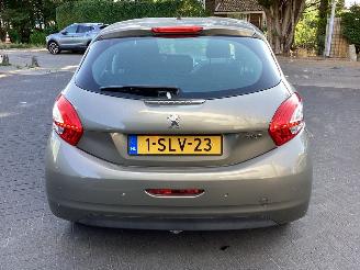 Peugeot 208 1.2 VTi Urban Soul picture 6