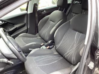 Peugeot 208 208 I (CA/CC/CK/CL), Hatchback, 2012 / 2019 1.4 16V picture 10