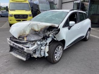 Auto da rottamare Renault Clio Clio IV Estate/Grandtour (7R), Combi 5-drs, 2012 / 2021 0.9 Energy TCE 75 12V 2019/12