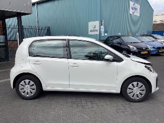 Volkswagen Up!  picture 4