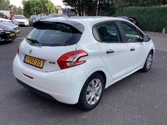 Peugeot 208  picture 5