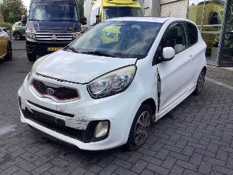 Auto incidentate Kia Picanto  2012/3