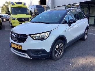 Vaurioauto  passenger cars Opel Crossland 1.2 Turbo 2017/11