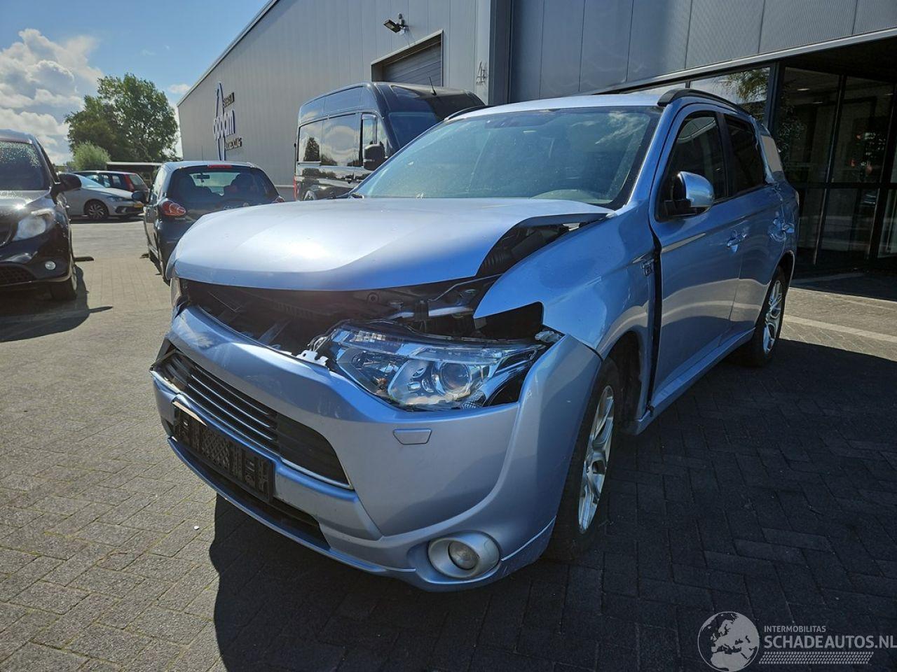 Mitsubishi Outlander 2.0 16v PHEV