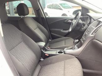 Opel Astra Astra J Sports Tourer (PD8/PE8/PF8), Combi, 2010 / 2015 2.0 CDTI 16V 165 picture 10