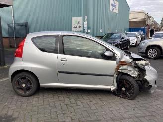 Peugeot 107 107, Hatchback, 2005 / 2014 1.0 12V picture 4