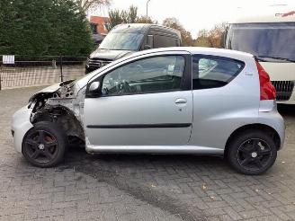 Peugeot 107 107, Hatchback, 2005 / 2014 1.0 12V picture 8
