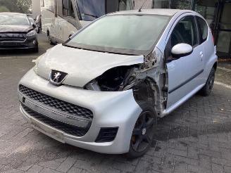 Salvage car Peugeot 107 107, Hatchback, 2005 / 2014 1.0 12V 2011/4