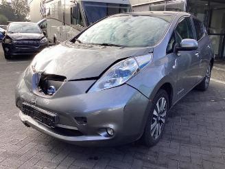 Salvage car Nissan Leaf Leaf (ZE0), Hatchback, 2010 / 2017 Leaf 2014/12