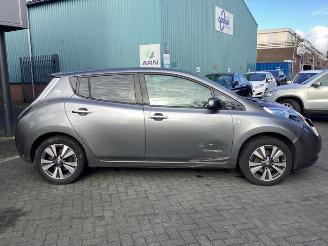 Nissan Leaf Leaf (ZE0), Hatchback, 2010 / 2017 Leaf picture 4