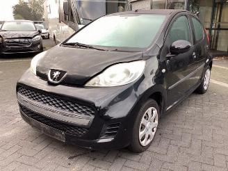 Salvage car Peugeot 107 107, Hatchback, 2005 / 2014 1.0 12V 2011/6
