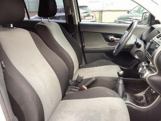Toyota Urban Cruiser Urban Cruiser, SUV, 2009 / 2016 1.33 Dual VVT-I 16V 2WD picture 10