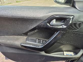 Peugeot 208 1.4 VTi Envy picture 11