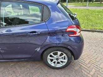 Peugeot 208 1.4 VTi Envy picture 5