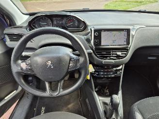 Peugeot 208 1.4 VTi Envy picture 15
