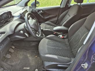 Peugeot 208 1.4 VTi Envy picture 9