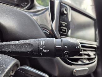 Peugeot 208 1.4 VTi Envy picture 18