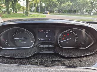 Peugeot 208 1.4 VTi Envy picture 12