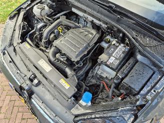 Volkswagen Golf 1.0 TSI Trendline picture 10