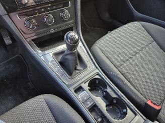 Volkswagen Golf 1.0 TSI Trendline picture 16