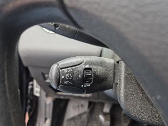 Peugeot 308 1.6 HDIF BLEU LEASE picture 9