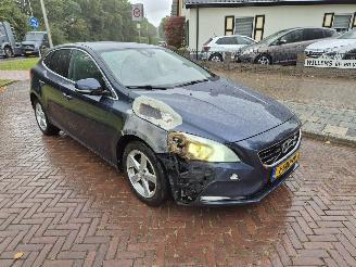 Volvo V-40 1.6 D2 Momentum picture 2