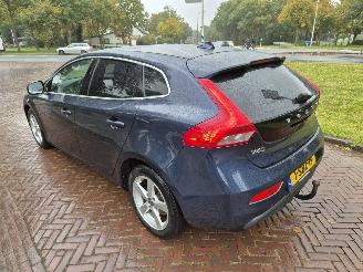Volvo V-40 1.6 D2 Momentum picture 4