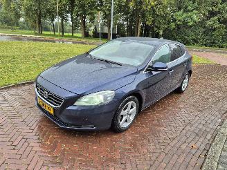 Schadeauto Volvo V-40 1.6 D2 Momentum 2013/9