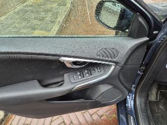 Volvo V-40 1.6 D2 Momentum picture 12