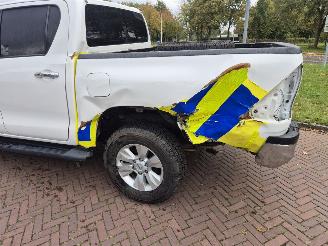 Toyota Hilux 2.4 D-4D -F DOUBLE CAB picture 6