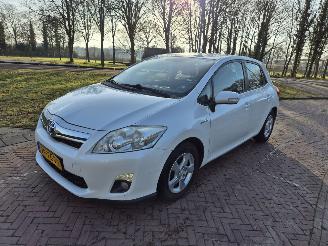 Vaurioauto  passenger cars Toyota Auris 1.8 Full Hybrid Aspiration 2012/1