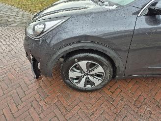 Kia Niro 1.6 GDi Hybrid Bussines line picture 5