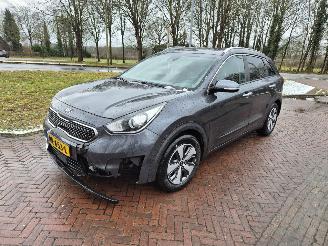 uszkodzony samochody osobowe Kia Niro 1.6 GDi Hybrid Bussines line 2018/1
