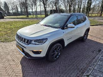 Schadeauto Jeep Compass 1.4 MultiAir Limited 4x4 2017/8