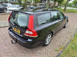Volvo V-70 2.0 D3 Dynamic Edition picture 3