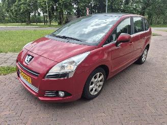 škoda osobní automobily Peugeot 5008 1.6 HDIF ST 5P 2010/10