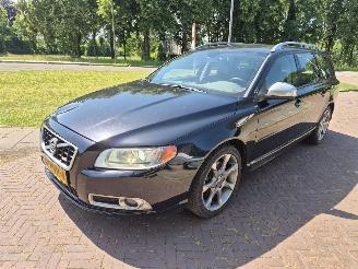 uszkodzony samochody osobowe Volvo V-70 2.0T R-EDITION 2011/4
