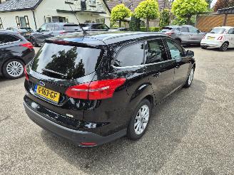 Ford Focus 1.0 Titanium picture 3